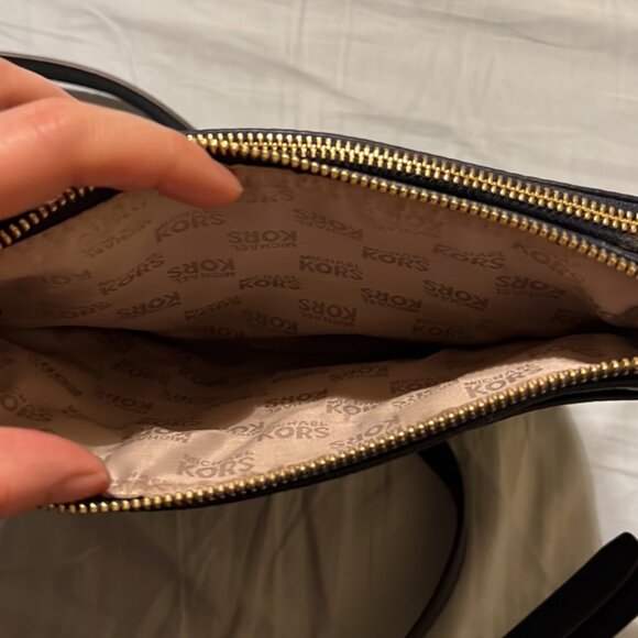 Navy blue lightweight small Michael kors crossbody or shoulder bag - Picture 4 of 10